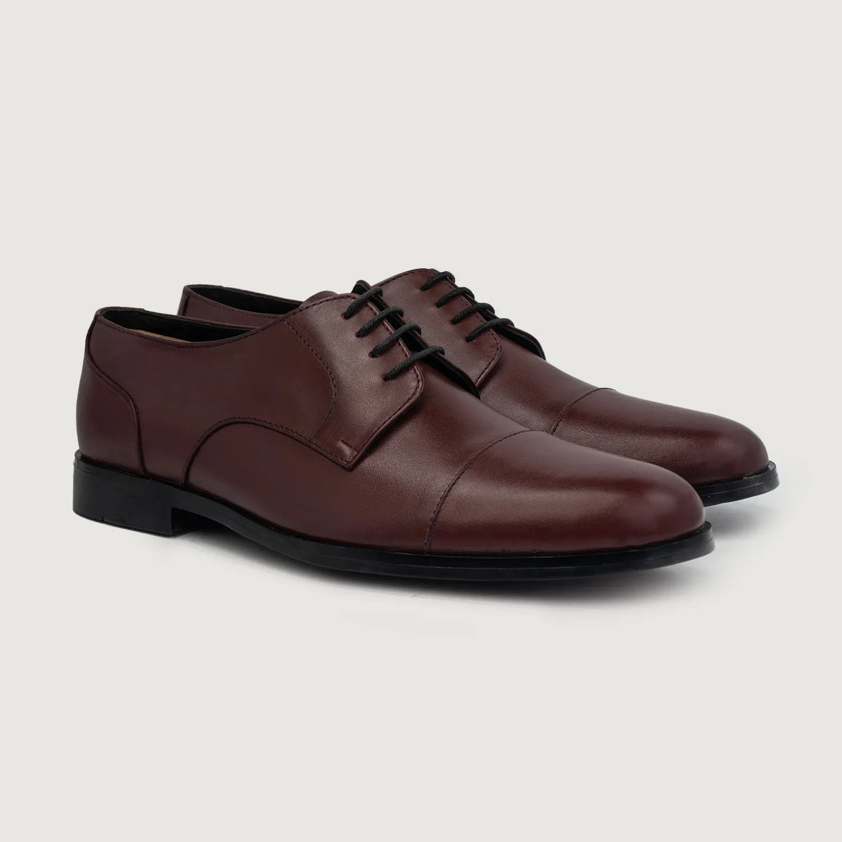Attorney Derby Granate Zapatos de cuero para Hombre For Men in Maroon Full-Grain Leather - Vista de perfil | Comprar online