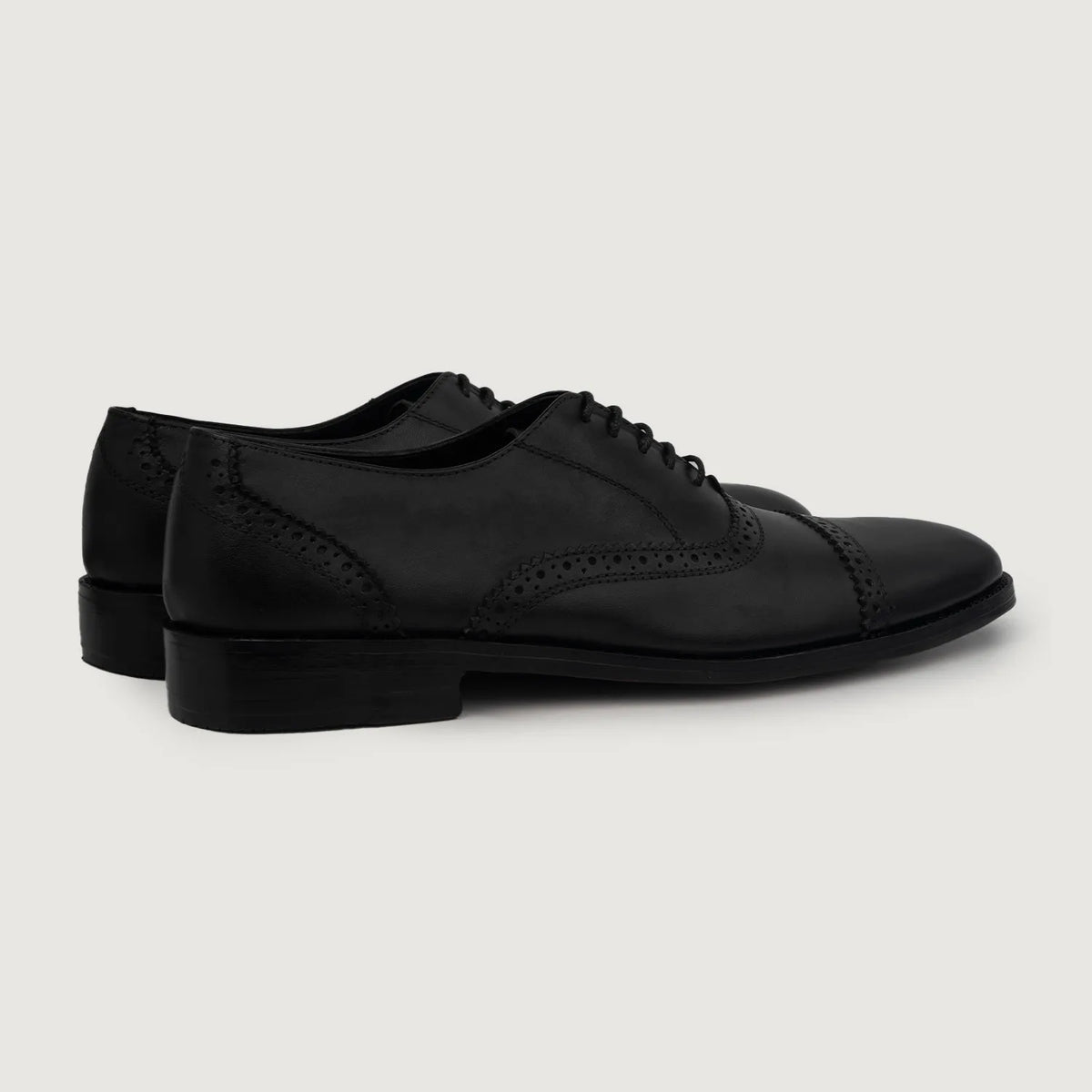 High-Traction Rubber Outsole & Lug Tread Pattern on Grisson Brogues Oxford Negro Zapatos de cuero para Hombre For Men