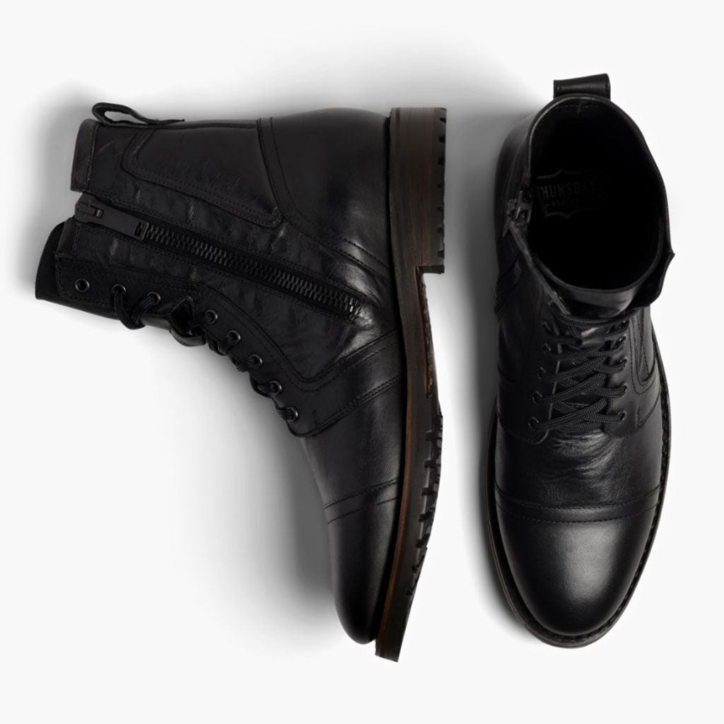 Vista de detalle of Classic Collar & Heavy-Duty Zipper Hardware on Casa Moto Negro Botas de cuero para Hombre