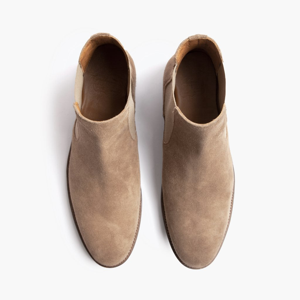 High-Traction Rubber Outsole & Lug Tread Pattern on Cavalier Arenisca Botas de cuero para Hombre