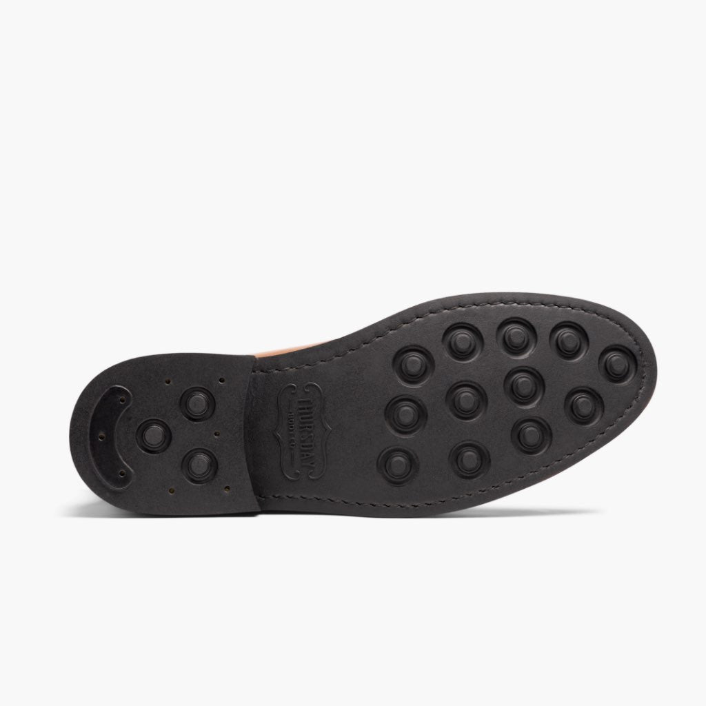 High-Traction Rubber Outsole & Lug Tread Pattern on Duke Brandy Botas de cuero para Hombre