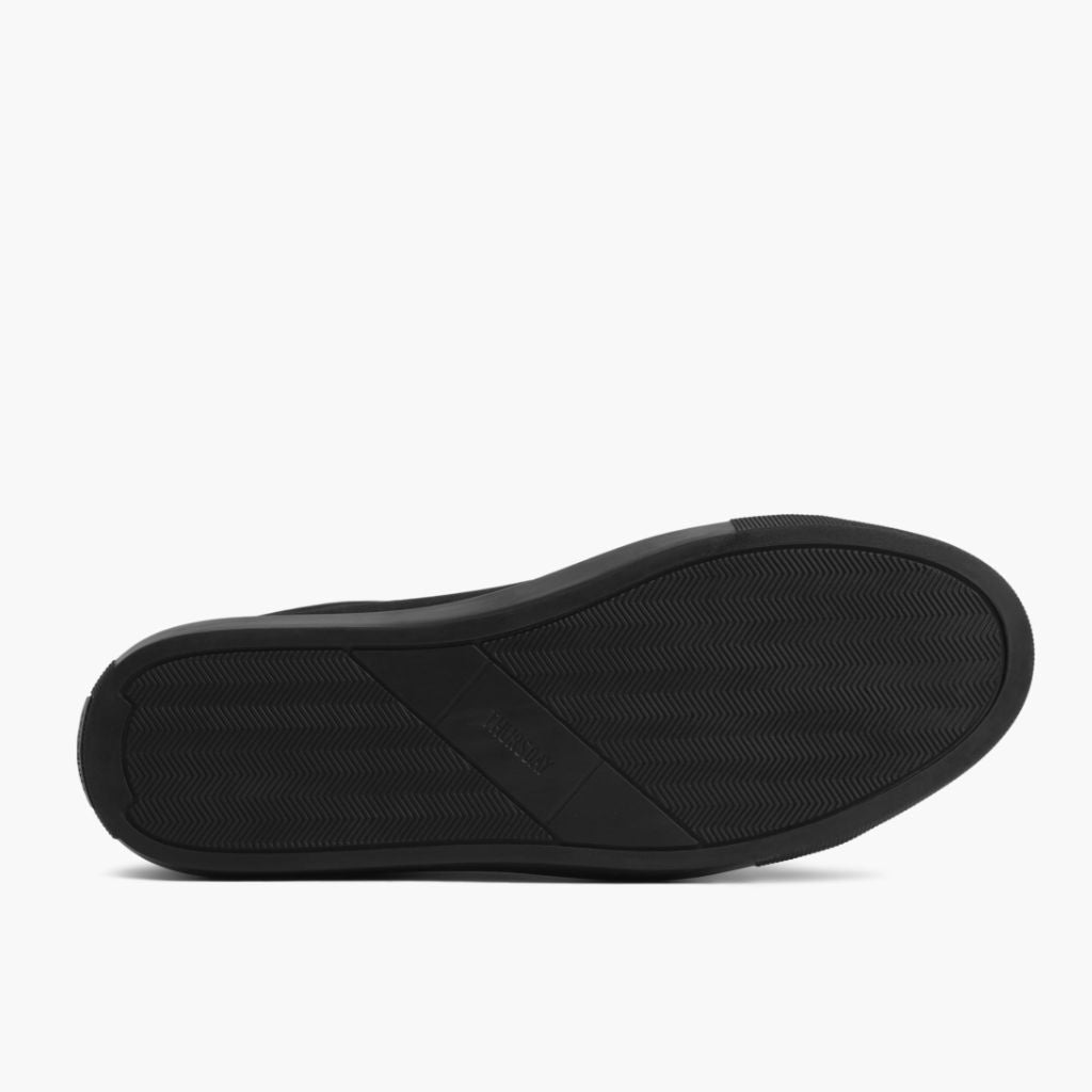 High-Traction Rubber Outsole & Lug Tread Pattern on Premier Low Top Negro Mate Zapatillas de cuero para Hombre For Men