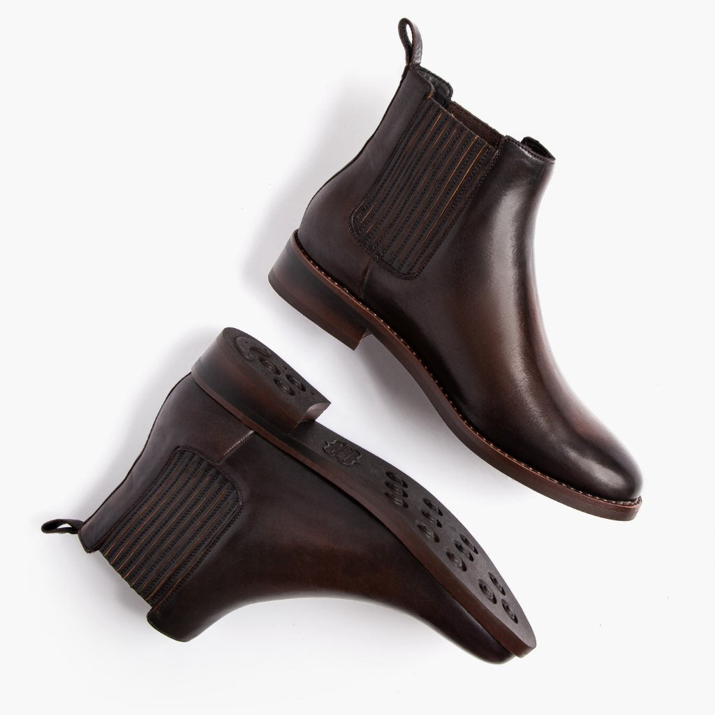 High-Traction Rubber Outsole & Lug Tread Pattern on Dreamer Café Negro Botas de cuero para Mujer