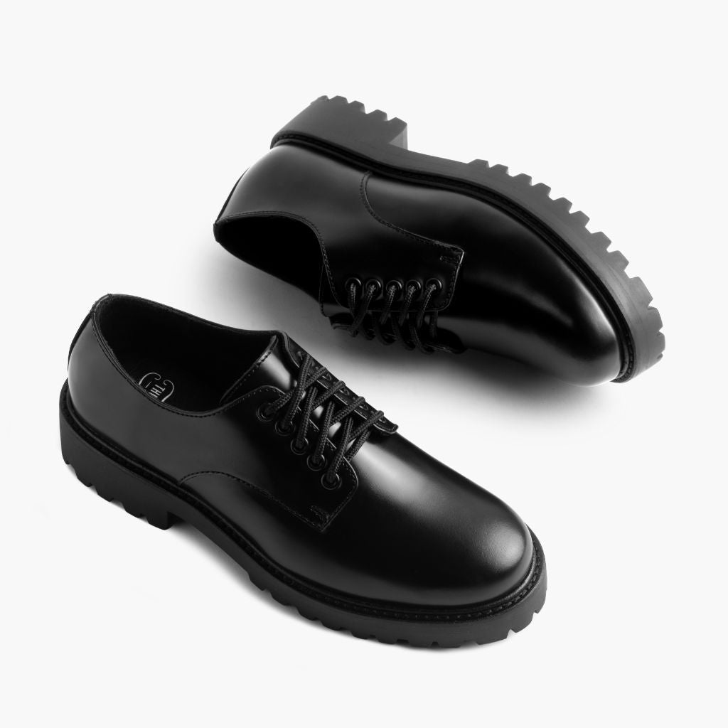 High-Traction Rubber Outsole & Lug Tread Pattern on Renegade Negro Zapatillas de cuero para Mujer