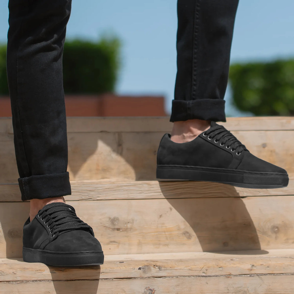 Murphy Low Top Negro Nubuck Zapatillas para Hombre - Contrafuerte de talón reforzado y doble costura de precisión