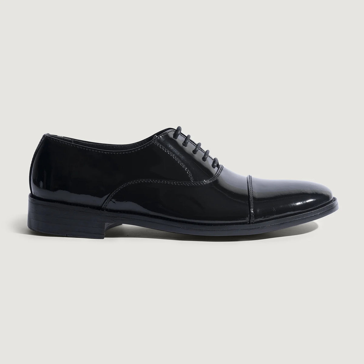 Patent Black Full-Grain leather Shoes - Construcción cosida Goodyear y puntera delantera