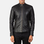 Men's Adornica Negro Chaqueta Biker de Cuero para Hombre - Vista de perfil lateral con corte ergonómico de manga
