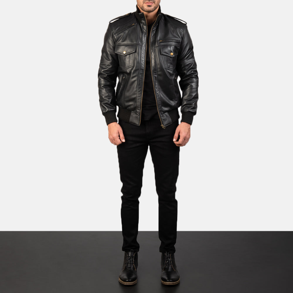 Men's Agent Shadow Negro Cazadora Bomber de Cuero para Hombre - Vista de perfil lateral con corte ergonómico de manga