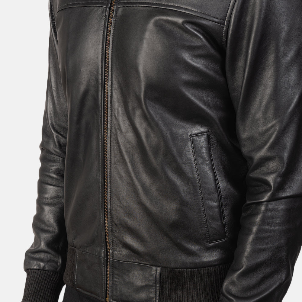 
Vista interior Showing Quilted Polyester Lining (Fleece on Collar) & Dos bolsillos interiores de utilidad