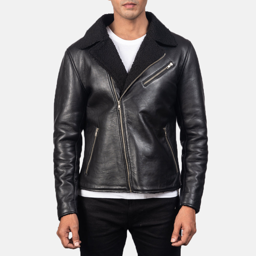 
Alberto Shearling Negro Chaqueta de Cuero para Hombre - Vista lateral mostrando el corte ergonómico de mangas