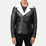 
Alberto Blanco Shearling Negro Chaqueta de Cuero para Hombre - Vista lateral mostrando el corte ergonómico de mangas