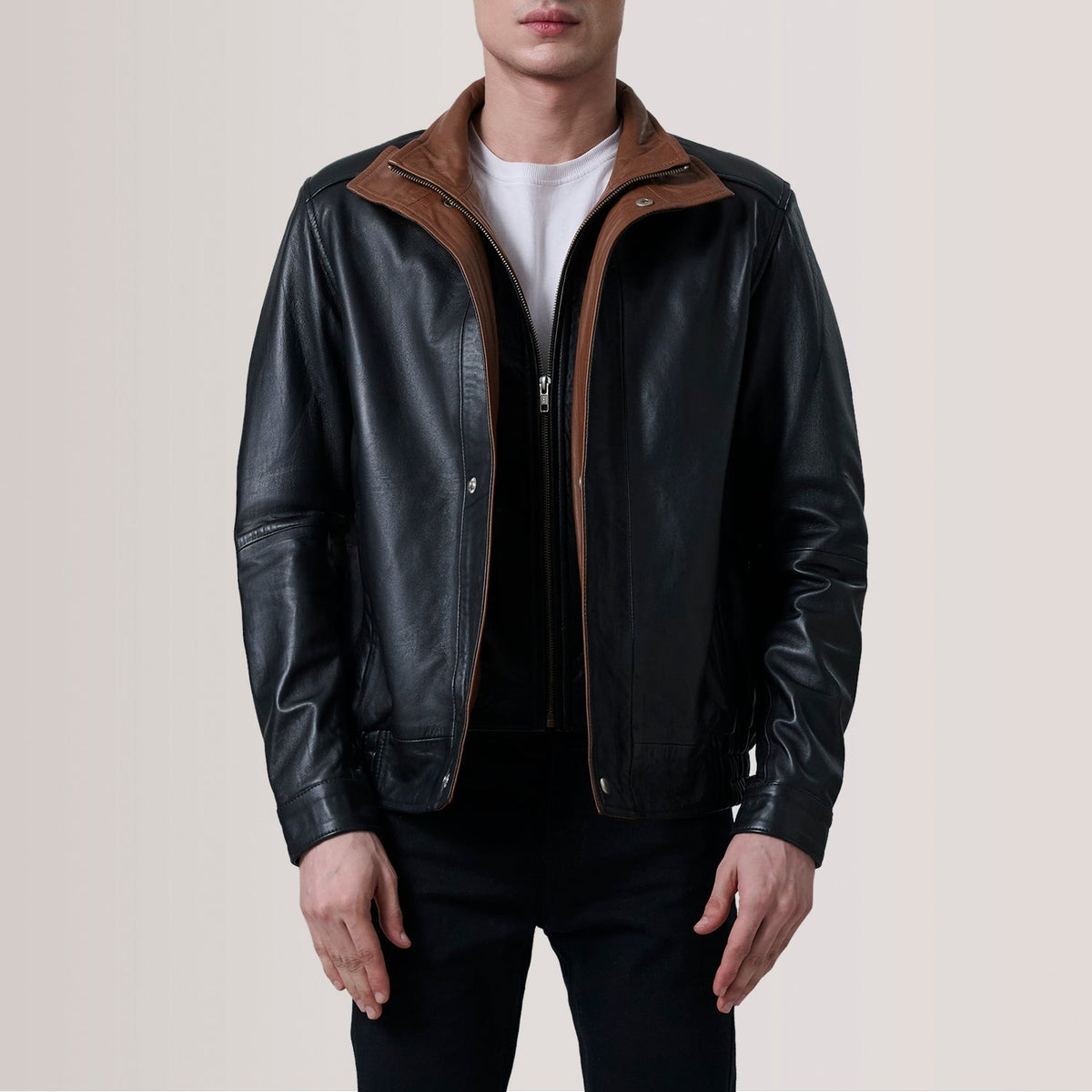 Alfred Brown Leather Bomber Jacket For Men in Brown Sheepskin Leather - Vista frontal y silueta a medida | Comprar online