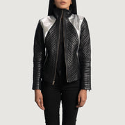 
Alia Metallic Negro Chaqueta Biker de Cuero para Mujer in Black Sheepskin Leather - Vista frontal y silueta entallada | Comprar online