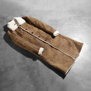 
Open Hem & Hem Craftsmanship Construction Detail on Alina Shearling Marrón Abrigo de Cuero para Mujer