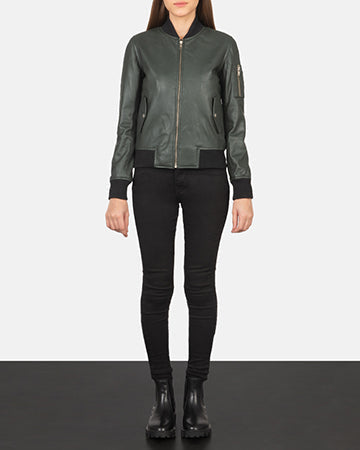 
Ava Ma-1 Green Leather Bomber Jacket - Vista lateral mostrando el corte ergonómico de mangas