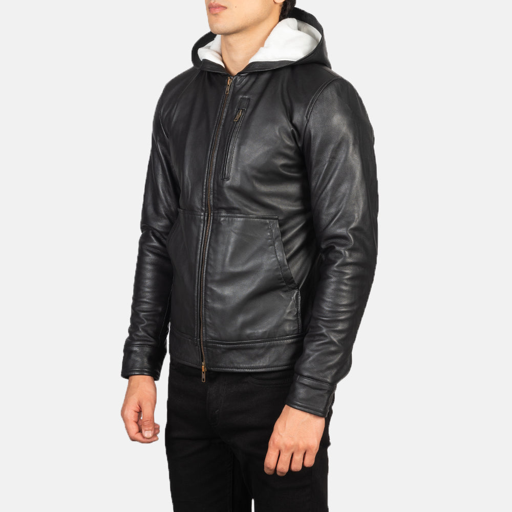 
Black Sheepskin Leather Bomber Jacket - Vista posterior con hombros definidos y bajo impecable