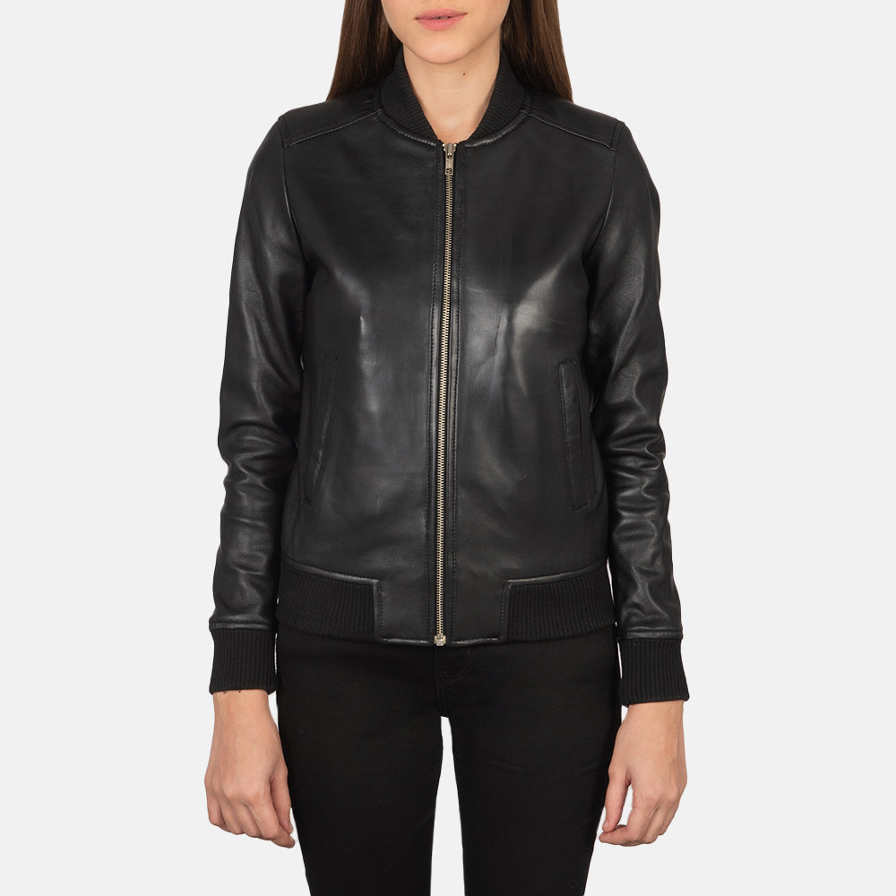 
Vista de detalle of Varsity - Rib Knit & Zipper with Wind Flap Hardware on Bliss Negro Chaqueta Bomber de Cuero para Mujer