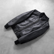 
Rib Knit & Hem Craftsmanship Construction Detail on Bliss Negro Chaqueta Bomber de Cuero para Mujer