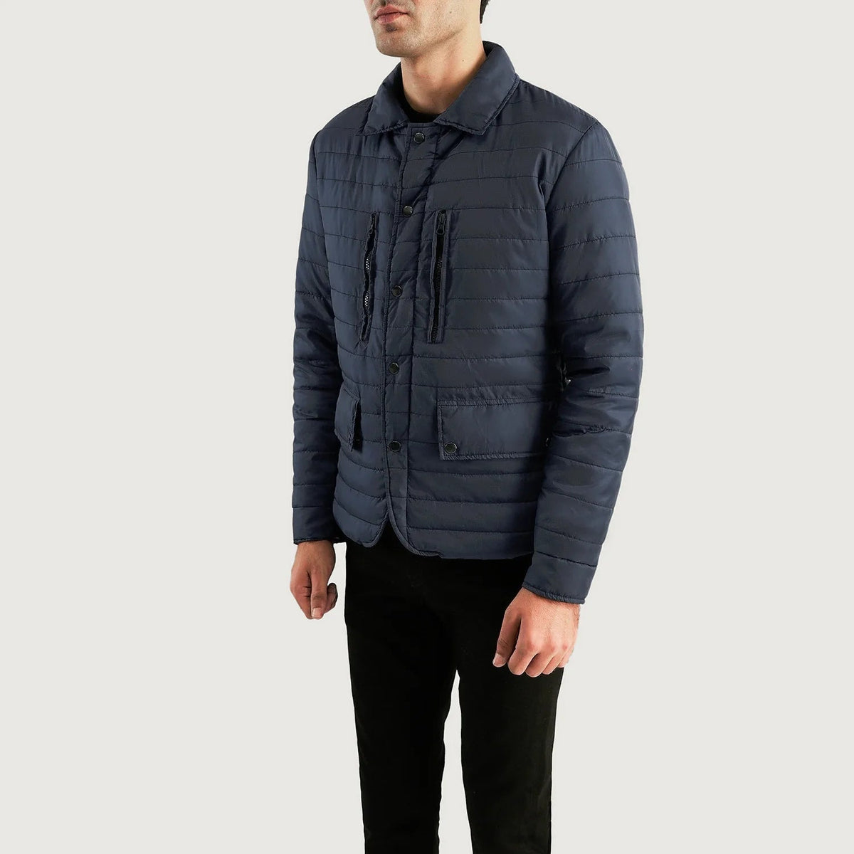 Navy Blue Nylon Winter Jacket - Vista trasera con ajuste entallado en hombros y bajo impecable