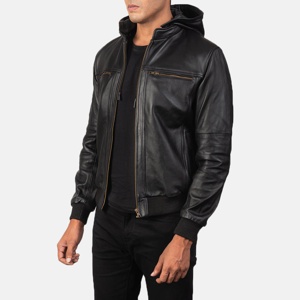 
Black Cowhide Leather Bomber Jacket - Vista posterior con hombros definidos y bajo impecable
