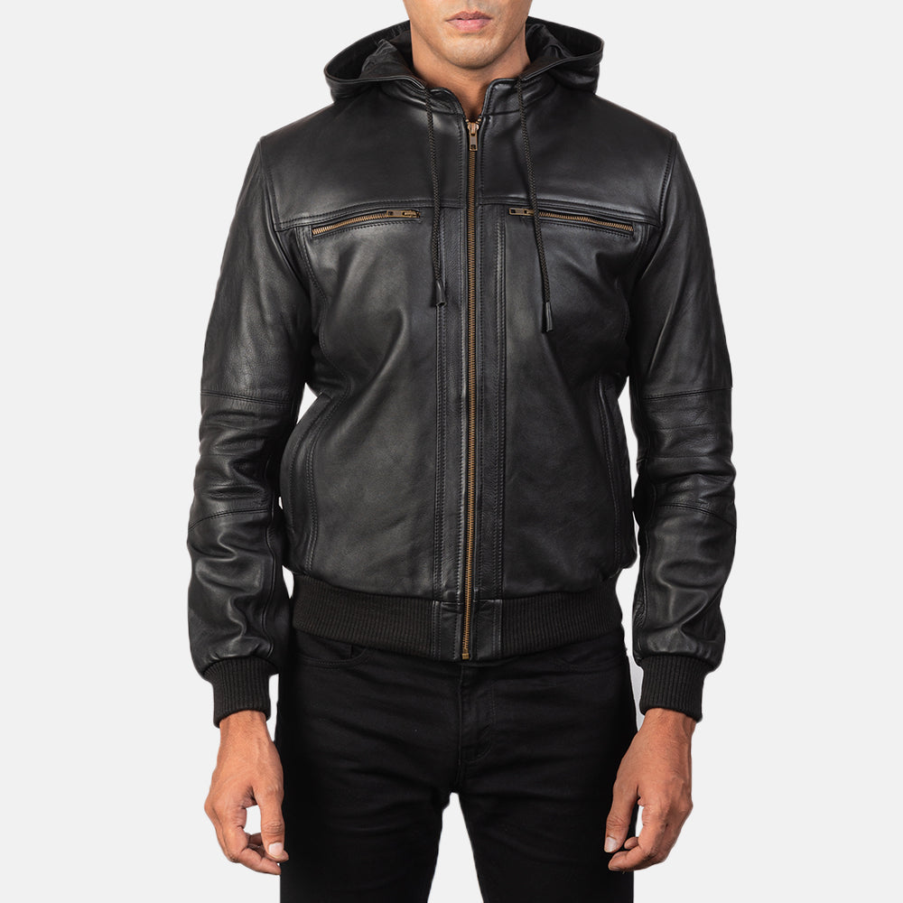 
Bouncer Biz Black Leather Hooded Bomber Jacket - Vista lateral mostrando el corte ergonómico de mangas