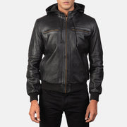 
Bouncer Biz Black Leather Hooded Bomber Jacket - Vista lateral mostrando el corte ergonómico de mangas