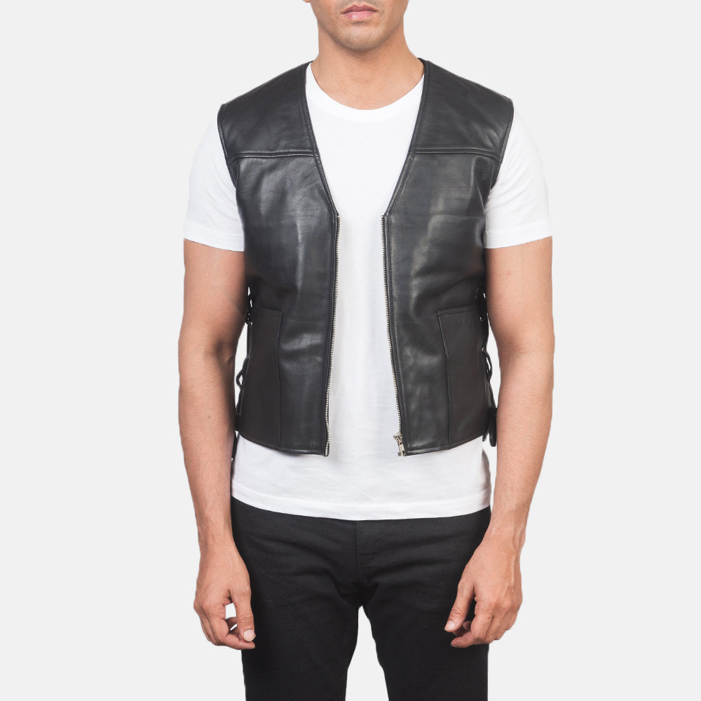 
Brandon Negro Chaleco de Cuero para Hombre in Black Sheepskin Leather - Vista frontal y silueta entallada | Comprar online
