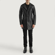 
Brawnton Negro Abrigo de Cuero para Hombre - Vista lateral mostrando el corte ergonómico de mangas