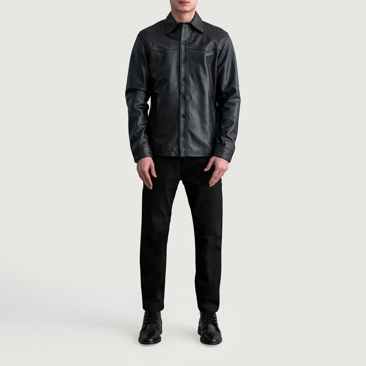 
Vista de detalle of Shirt & Buttons Hardware on Bronco Negro Leather Shirt para Hombre