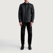 
Vista de detalle of Shirt & Buttons Hardware on Bronco Tumbled Negro Leather Shirt para Hombre
