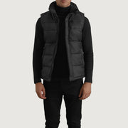 
Bryan Negro Chaleco acolchado para Hombre en cuero vacuno negro auténtico - Vista frontal y silueta entallada | Comprar online