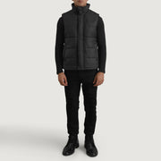 
Bryan Negro Chaleco acolchado para Hombre - Vista lateral mostrando el corte ergonómico de mangas