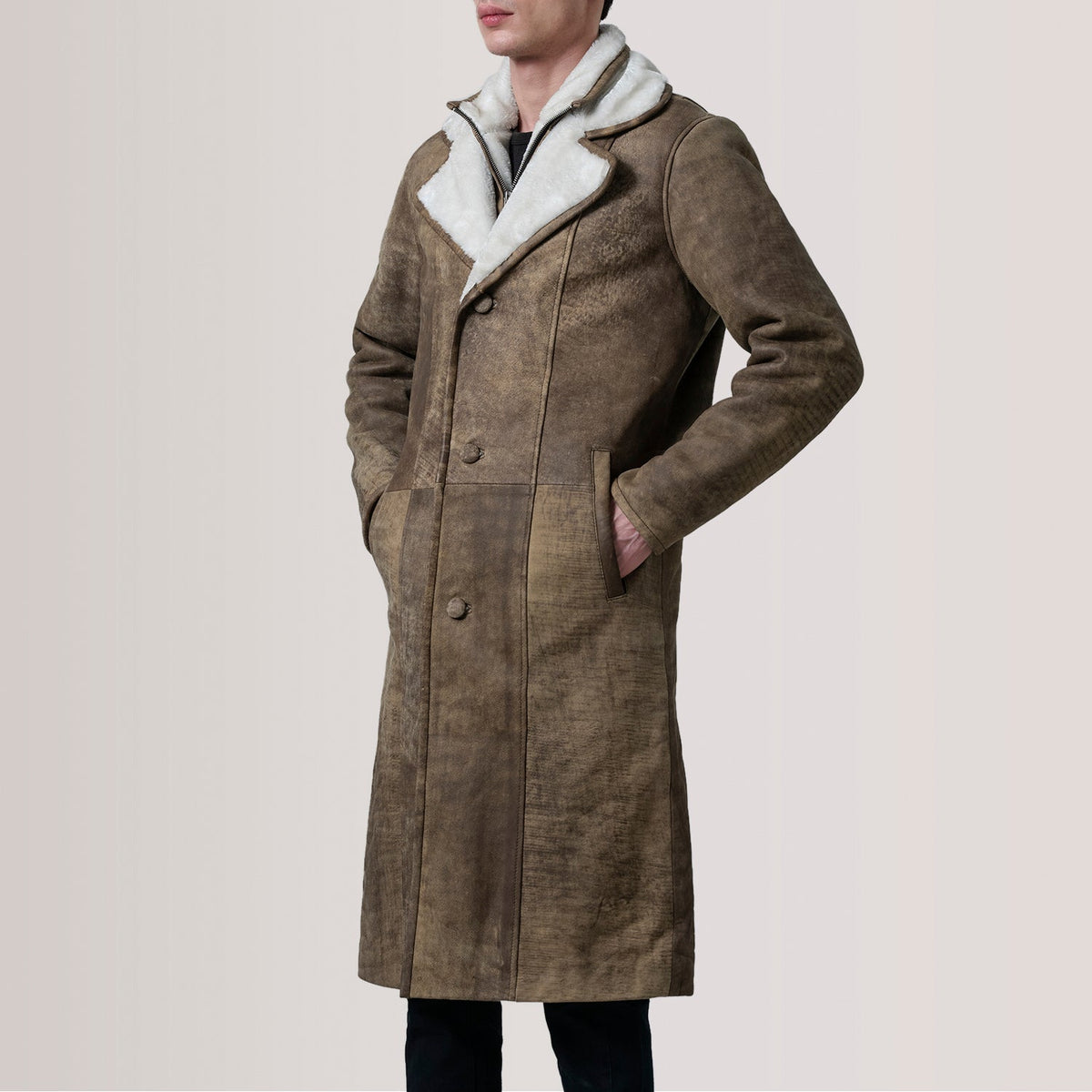 Erica Shearling Abrigo de Cuero para Mujer - Vista lateral mostrando el corte ergonómico de mangas