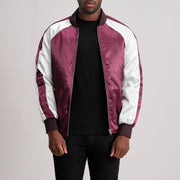 Clarke Granate Varsity Chaqueta de Cuero para Hombre - Vista de perfil lateral con corte ergonómico de manga