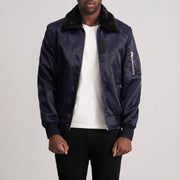 
Clyde B-15 Azul Chaqueta Bomber de Cuero para Hombre - Vista lateral mostrando el corte ergonómico de mangas