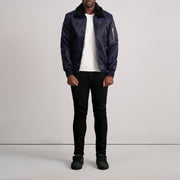 
Vista de detalle of Removable faux fur collar & Zipper Hardware on Clyde B-15 Azul Chaqueta Bomber de Cuero para Hombre
