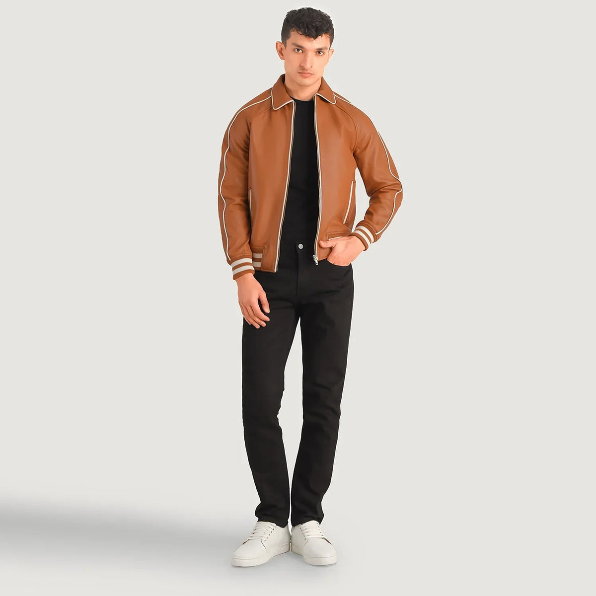 Cooper Tostado Marrón Leather Varsity Chaqueta de Cuero para Hombre in Tan Brown Sheepskin Leather - Vista frontal y silueta a medida | Comprar online