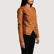 
Tan Brown Sheepskin Leather Biker Jacket - Vista posterior con hombros definidos y bajo impecable