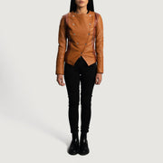
Vista de detalle of Classic Collar & Button Hardware on County Tostado Overlap Chaqueta de Cuero para Mujer