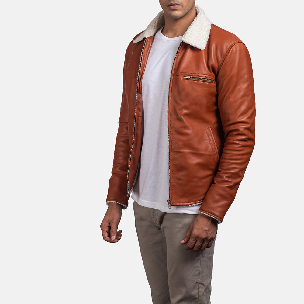 Brown Sheepskin Leather Aviator Jacket - Vista trasera con ajuste entallado en hombros y bajo impecable