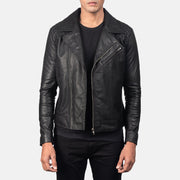 
Danny Quilted Brown Leather Biker Jacket in Distressed Brown Goatskin Leather - Vista frontal y silueta entallada | Comprar online
