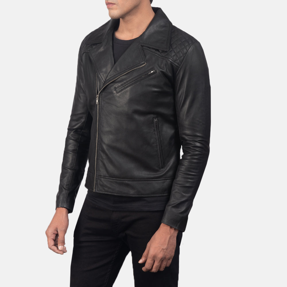 
Distressed Brown Goatskin Leather Biker Jacket - Vista posterior con hombros definidos y bajo impecable
