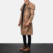 
Distressed Brown Semi-Aniline Snuffed Trench Coat - Vista posterior con hombros definidos y bajo impecable