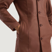 Vista interior Showing Quilted Polyester Lining &amp; Dos bolsillos interiores
