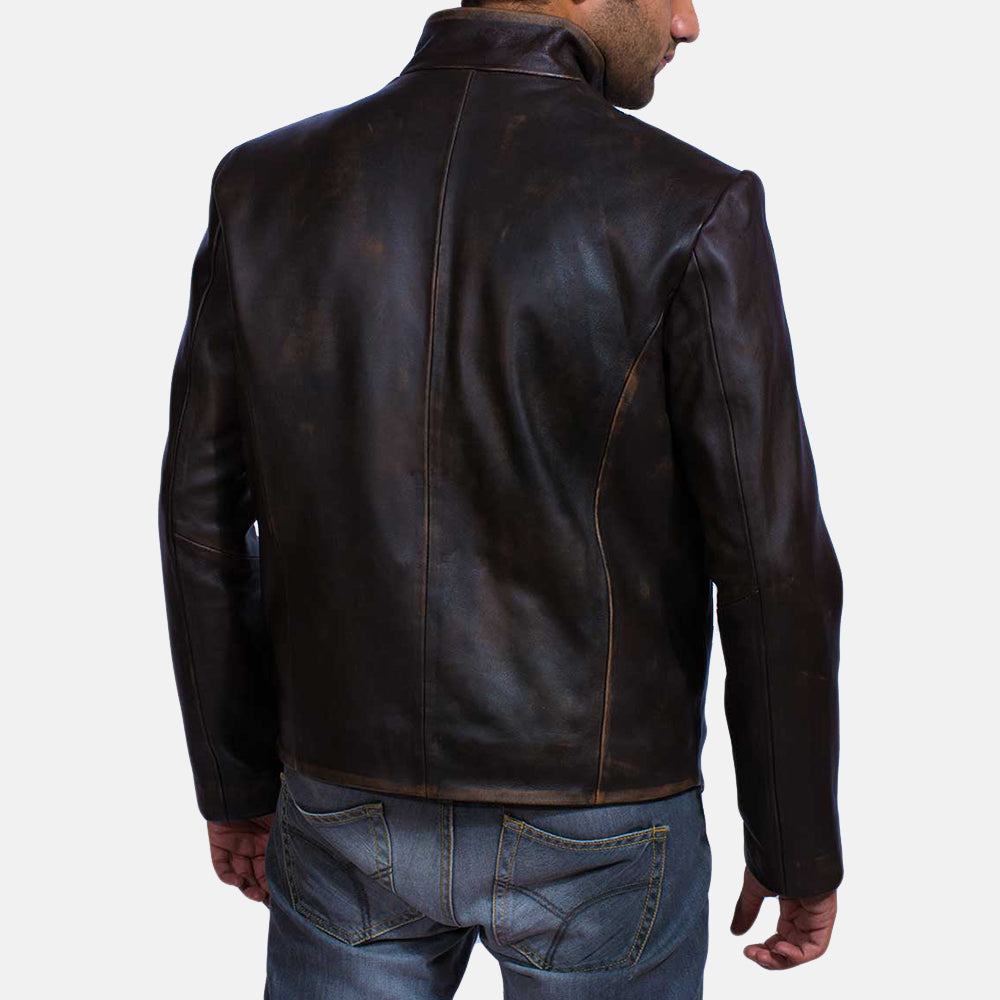 Detalle de cerca of Band &amp; Button Hardware on Men's Drakeshire Brown Leather Jacket
