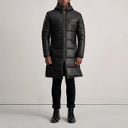 
Floyd Tan Hooded Leather Puffer Coat - Vista lateral mostrando el corte ergonómico de mangas