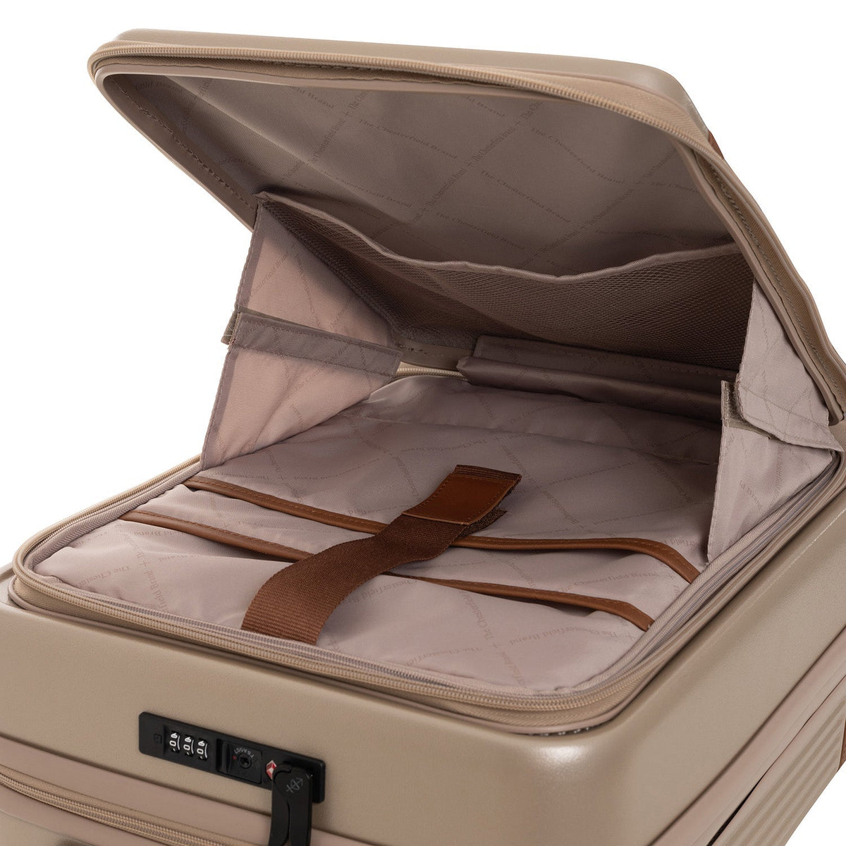 
Vista interior Showing Quilted Viscose Lining & Dos bolsillos interiores de utilidad