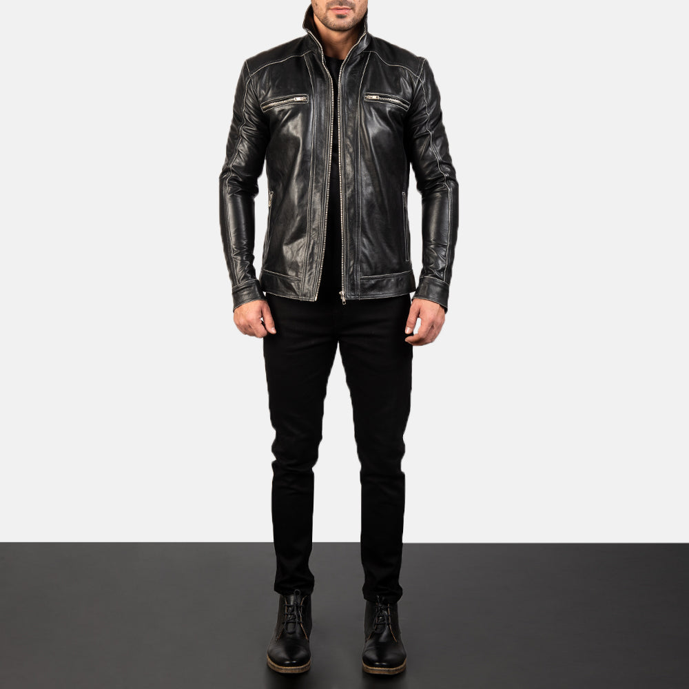 
Hudson Black Leather Biker Jacket - Vista lateral mostrando el corte ergonómico de mangas