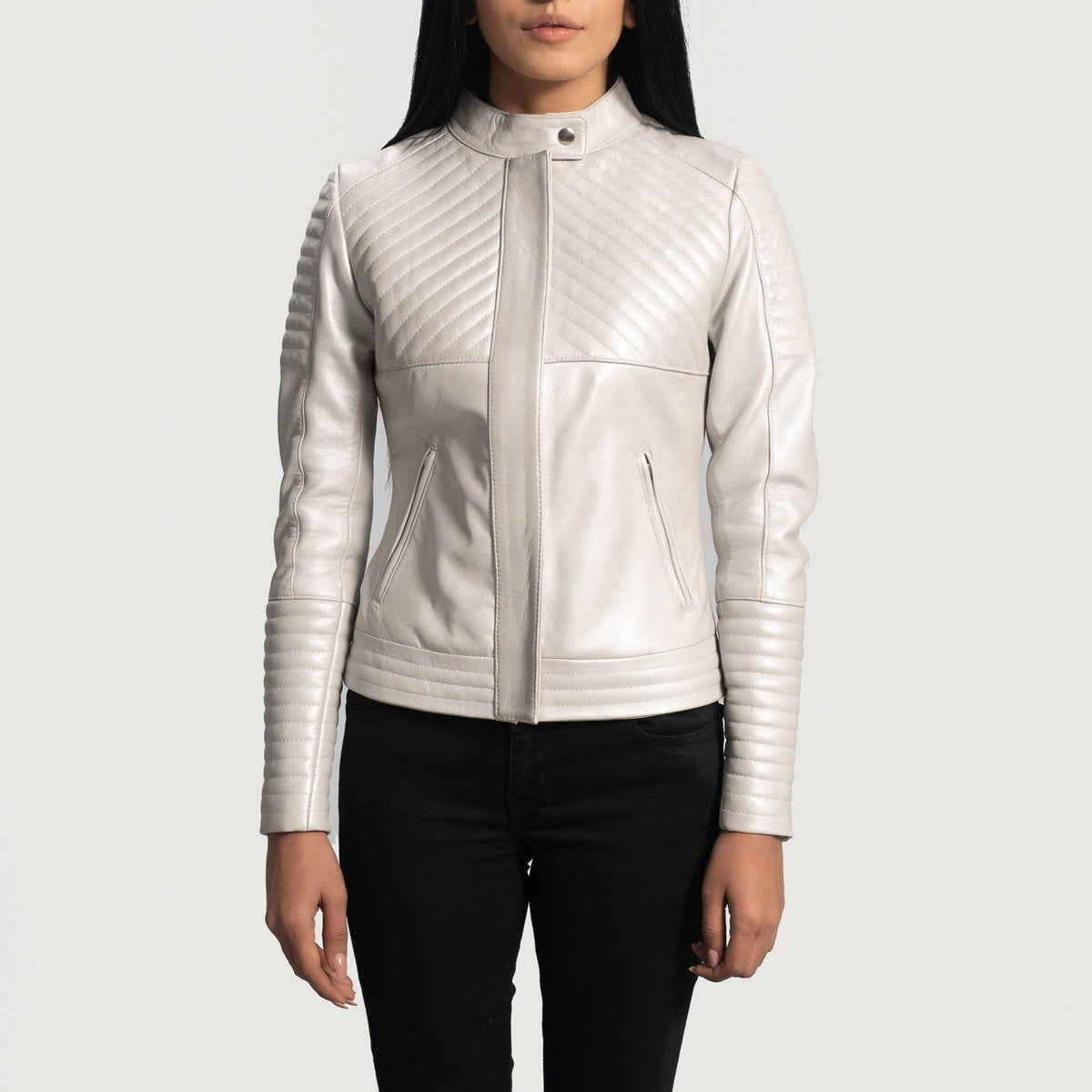 Women's Ice Maiden Silver Acolchado Chaqueta Biker de Cuero para Mujer in Silver Sheepskin Leather - Vista frontal y silueta a medida | Comprar online