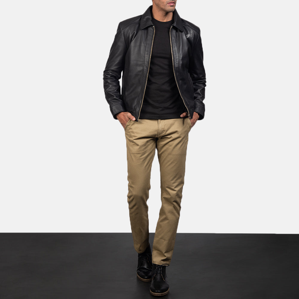 Detalle de cerca of Shirt &amp; Zipper Hardware on Men's Inferno Marrón Chaqueta de Cuero para Hombre